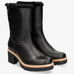 Piola Botas de piel con forro interior de pelo.