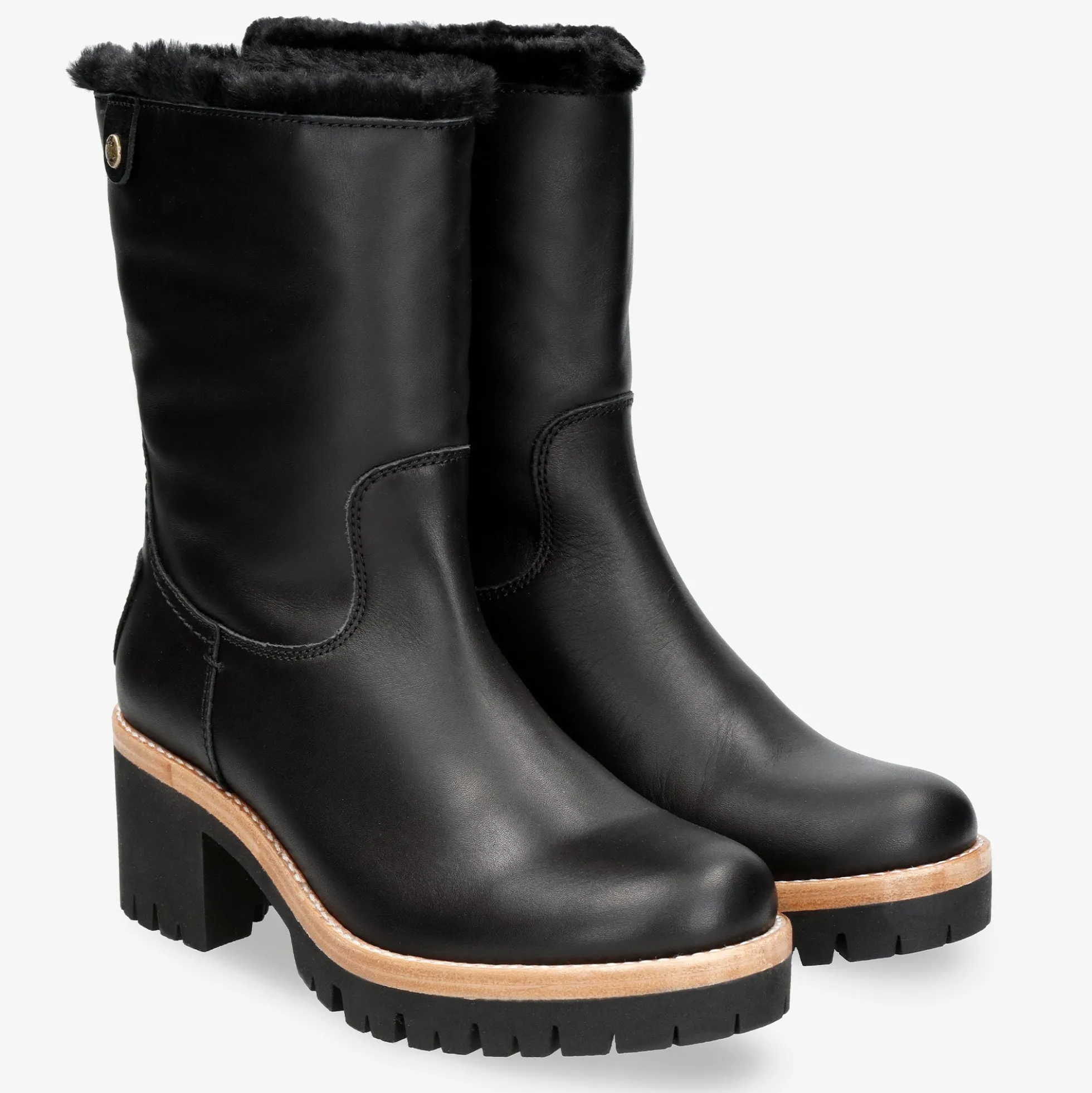 Piola Botas de piel con forro interior de pelo.