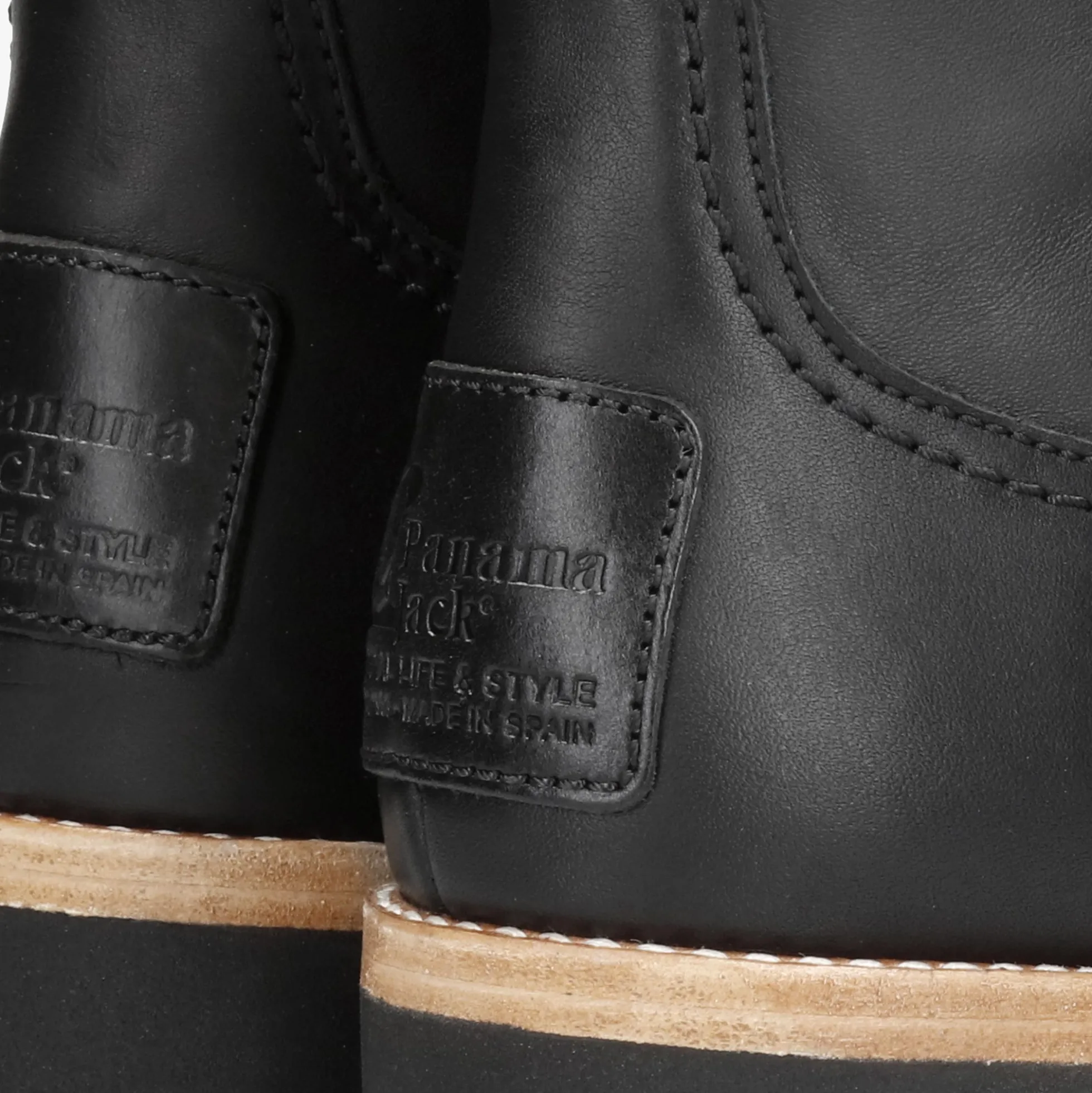 Piola Botas de piel con forro interior de pelo.