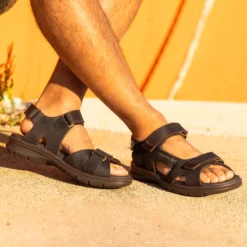 Roman Sandalias de piel con forro interior de lycra.