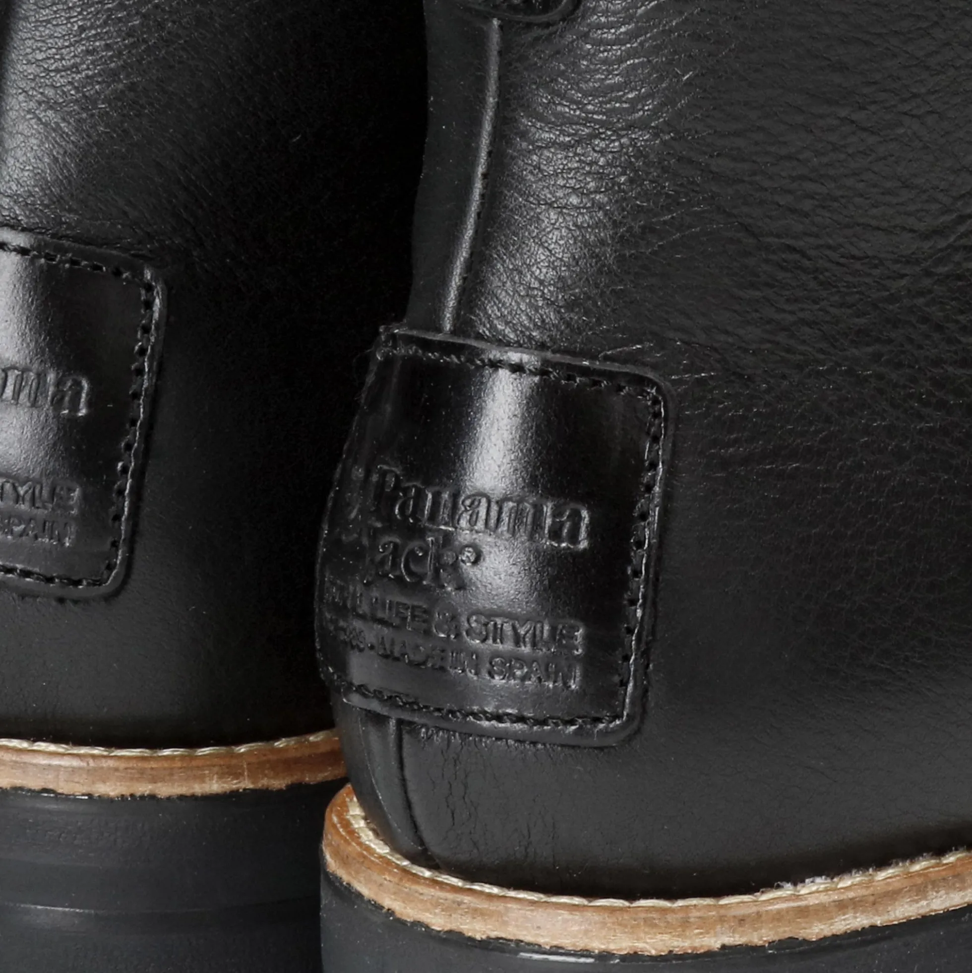 Rym Igloo Botas de piel con forro interior de pelo natural.