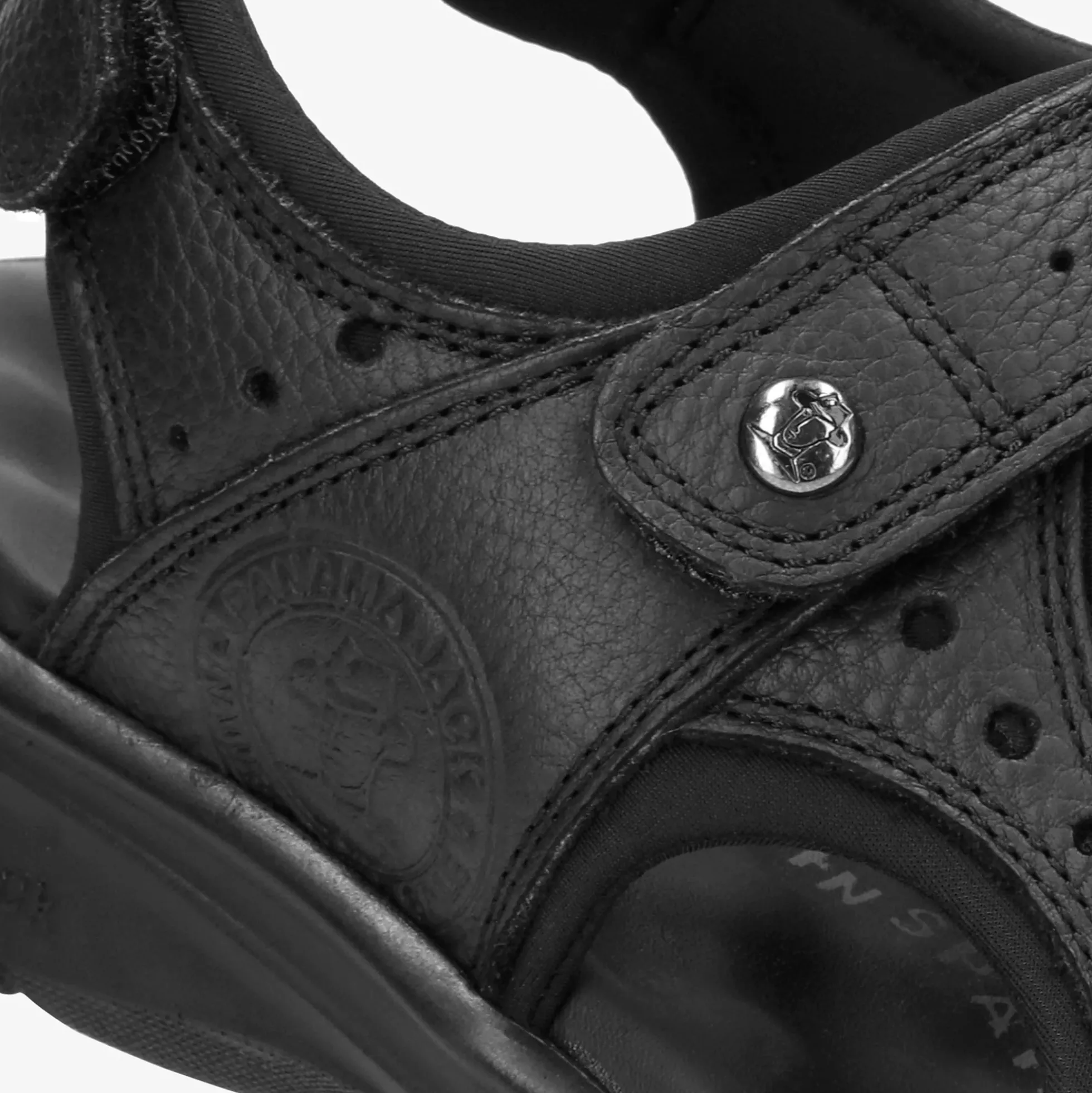 Salton Sandalias de piel con forro interior de lycra.