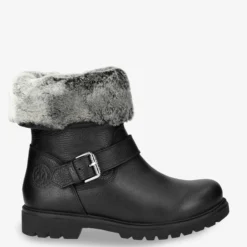 Singapur Botas de piel con forro interior de pelo.